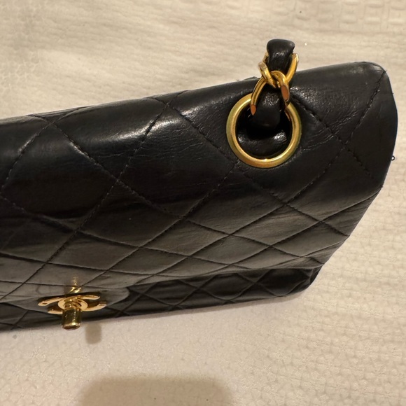 Vintage Chanel classic Black Quilted Shoulder Bag with Gold - Picture 10 of 15